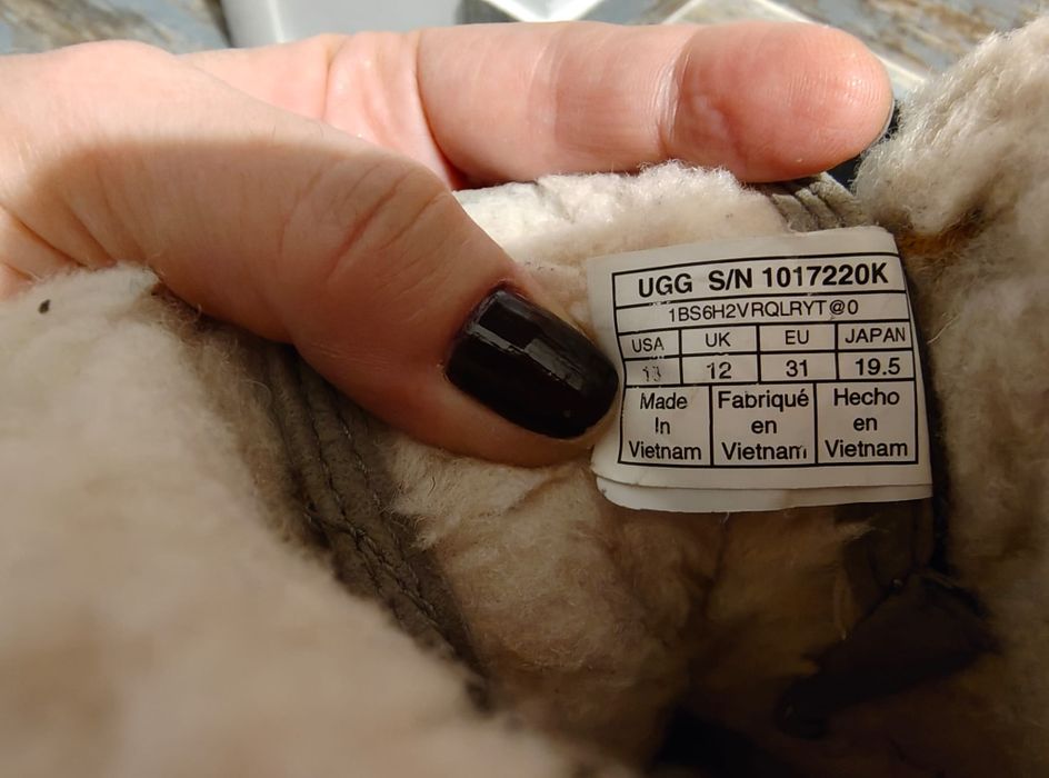 Ghete UGG rezistente la apa, marimea 31