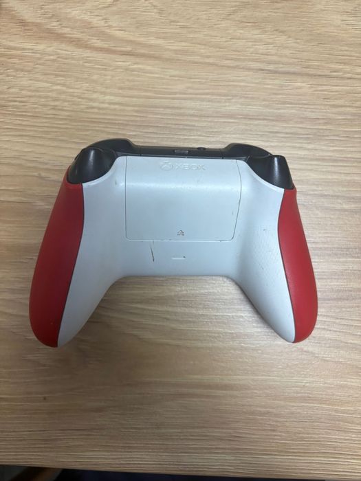 Vând Xbox pentru piese plus 2 manete originale URGENT ‼️‼️