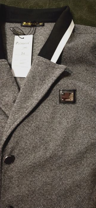 Модный бомбер продам.