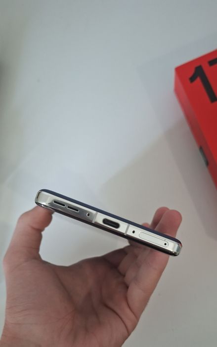 Vând OnePlus 13, Stare bună