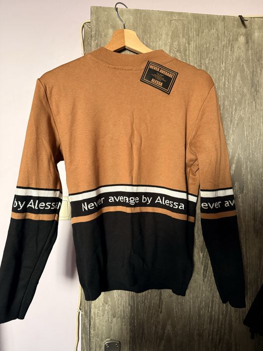 Блузи Alessa.