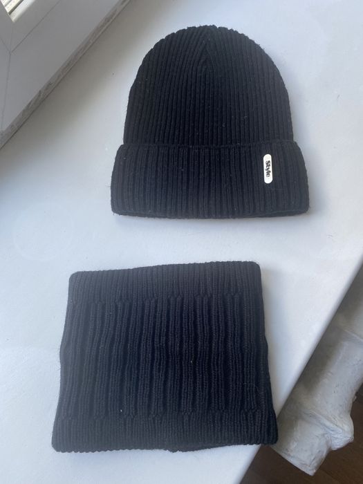 Зимняя куртка и шапка