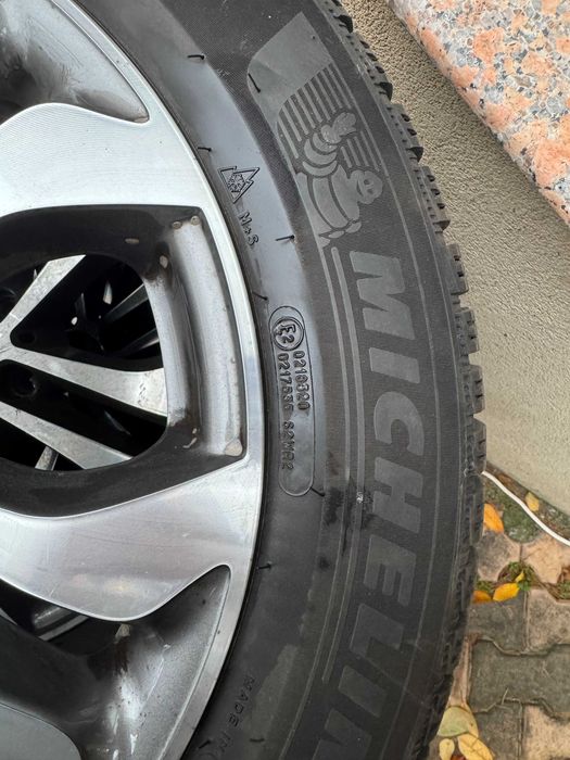 MERCEDES - MICHELIN ALPIN 6 -215/60 R17 IARNA  . Roti complete  4 BUC. MERCEDES .