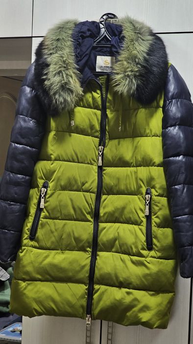 Отдам даром куртки 46 размера.