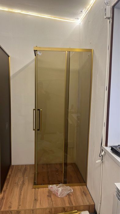 Душевые кабинки / Душевые перегородки