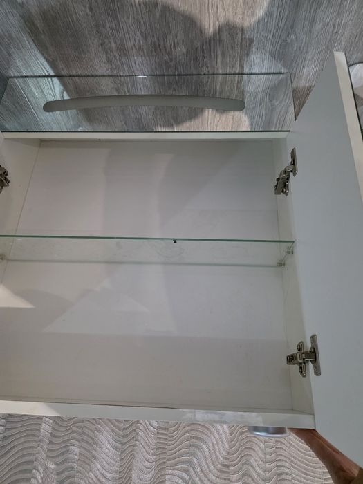 Продам шкаф-зеркало