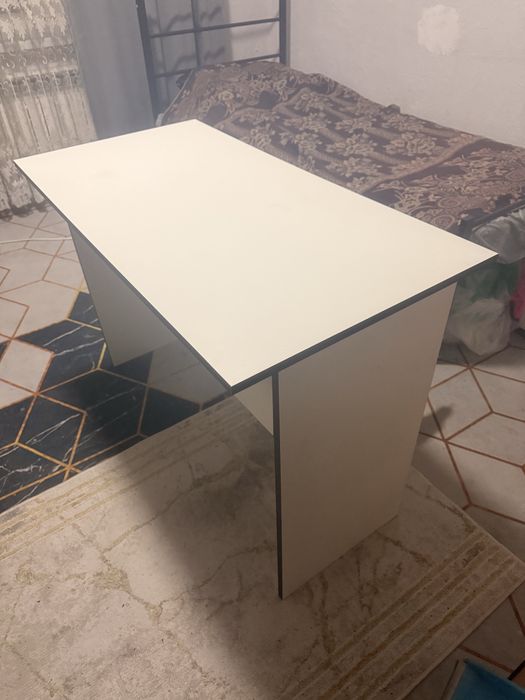 Продам компьютерный стол
