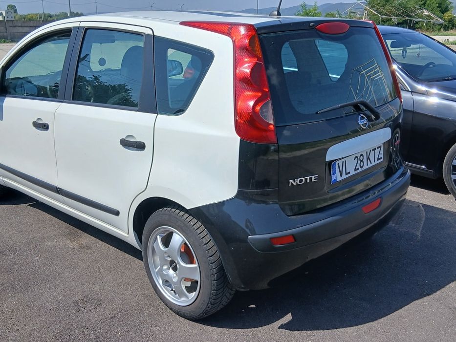Vând Nissan Note 1,4 benzină