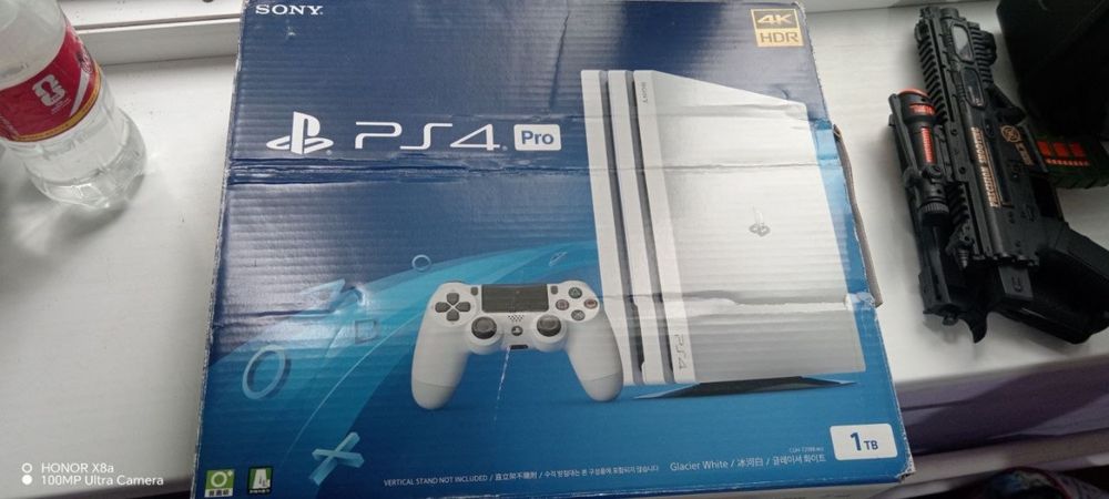 Sony PlayStation 4 Pro 1TB sotiladi.