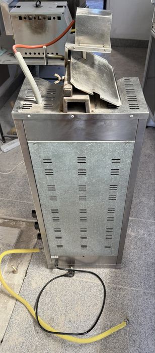 Aparat Shaorma/Kebab Gaz 3 Arzatoare in Perfecta stare
