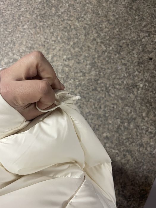 Продам куртку юникло