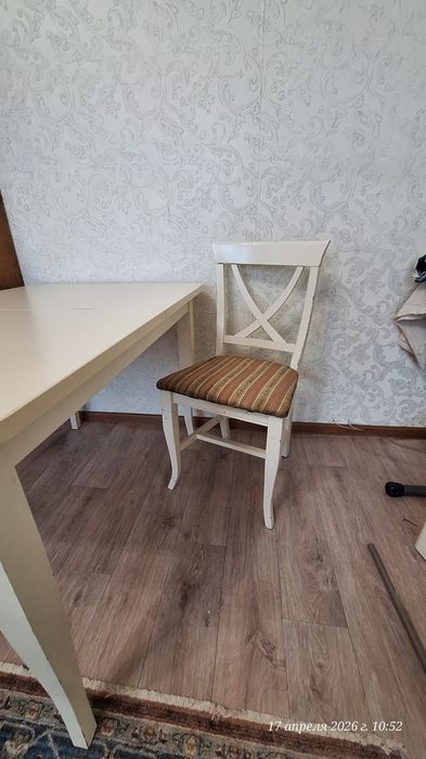 Продам стол и 4 стула