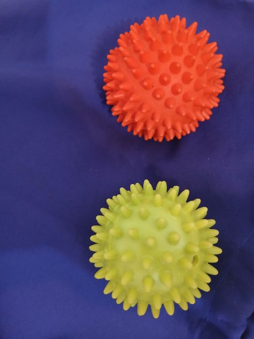 Мячики для занятия спортом