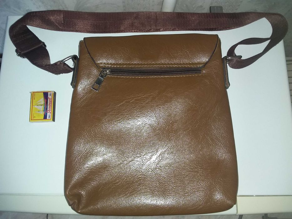 Сумка через плечо GIORGIO ARMANI в отличном состоянии