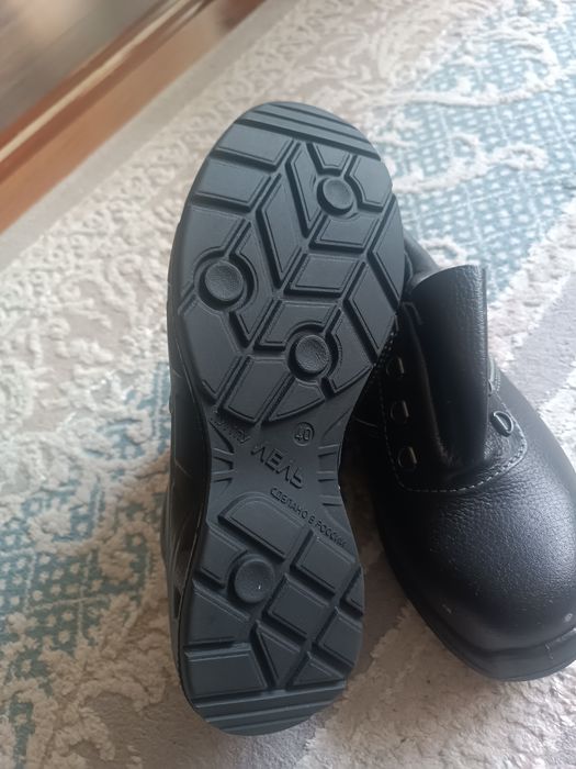 Продам полуботинки