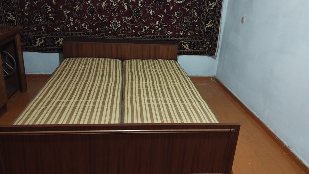 Кровать двуспальная