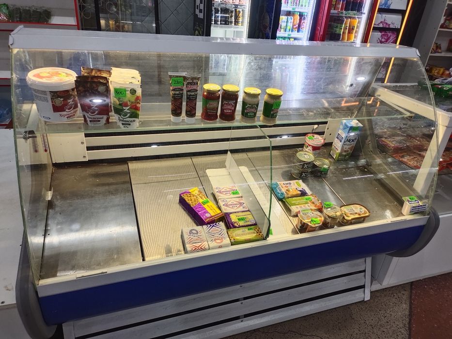 Витринный Холодильник