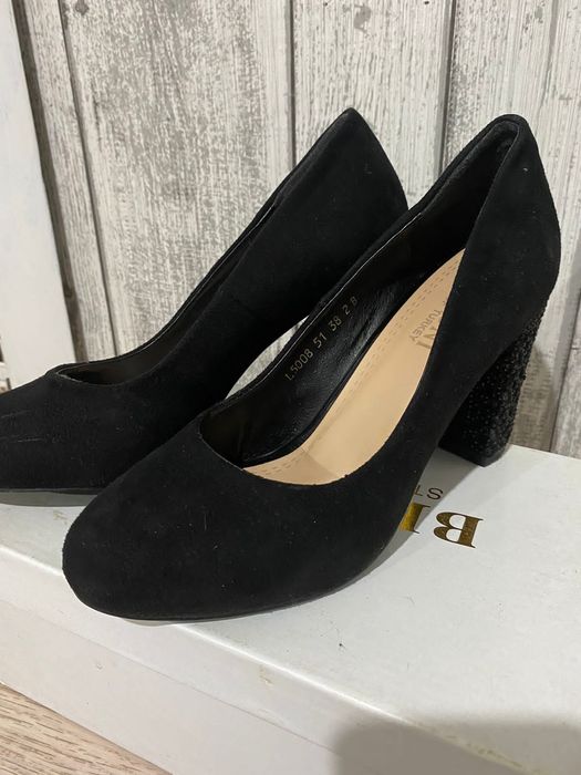 Продам туфли женские