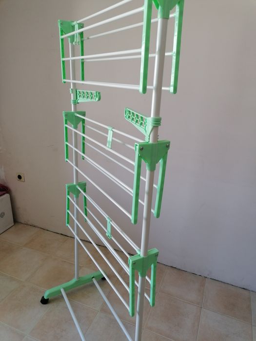 Сушилка за дрехи на колела