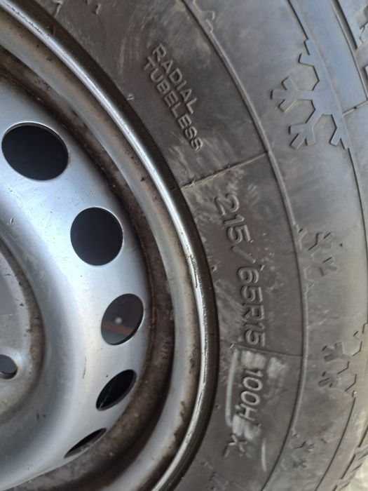 Jante pe 15 cu anvelope iarna ff bune Ford tranzit