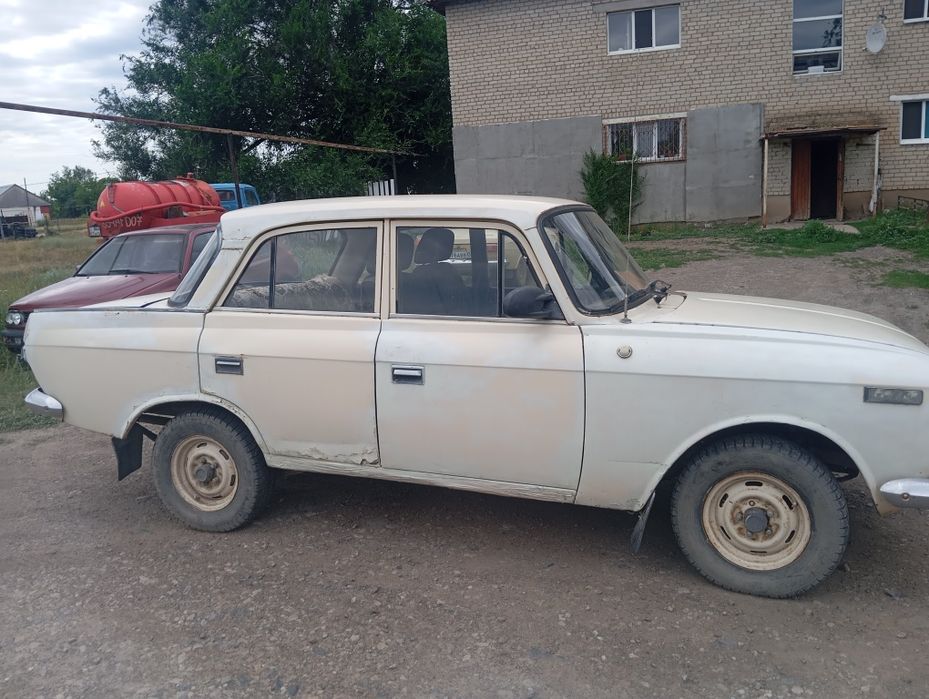 Продам машину москвич