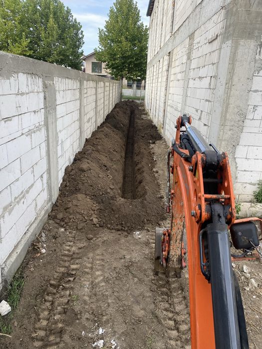 Miniexcavator de Inchiriat