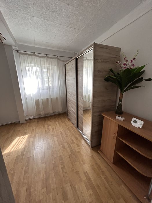 Inchiriez apartament 2 camere