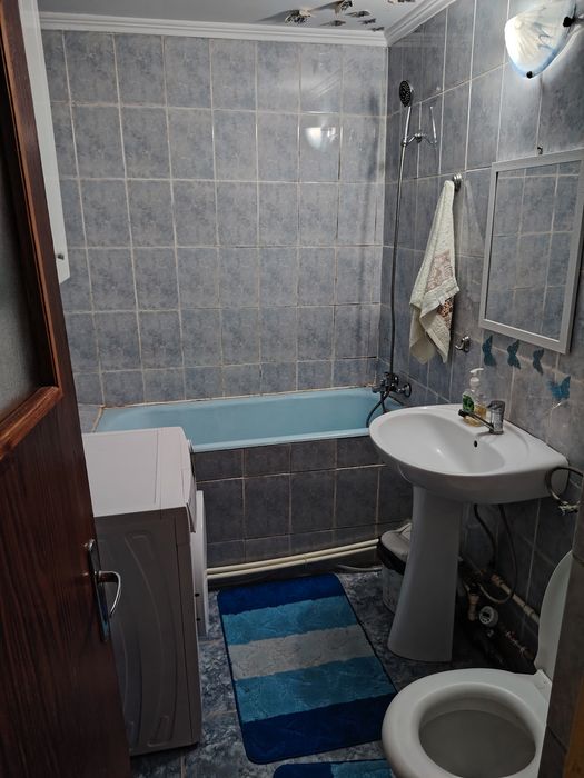 Închiriez apartament