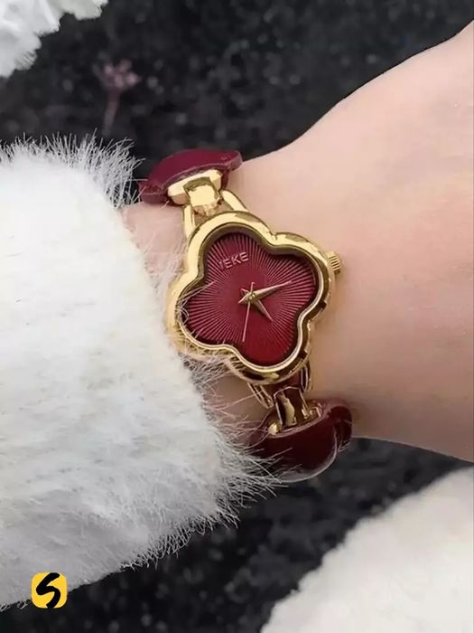 Ayollar qul soati kvars charm zamonavie