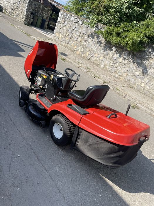 Husqvarna tractoras de tuns iarba V2