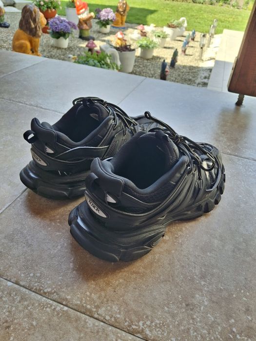 Balenciaga track