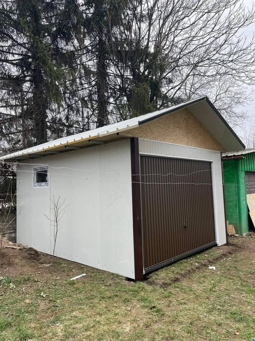 Garaj metalic din panouri sandwich  5 x 3m