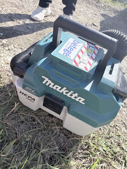 Aspirator makita pe acumulator