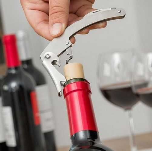 Луксозна Дървена Кутия за Бутилка Вино с Аксесоари.Тирбушон Ринг Тапа Улей за Вино.Сет за Вино.Стилен Подарък за Мъж и Жена.Елегантен Комплект за Вино