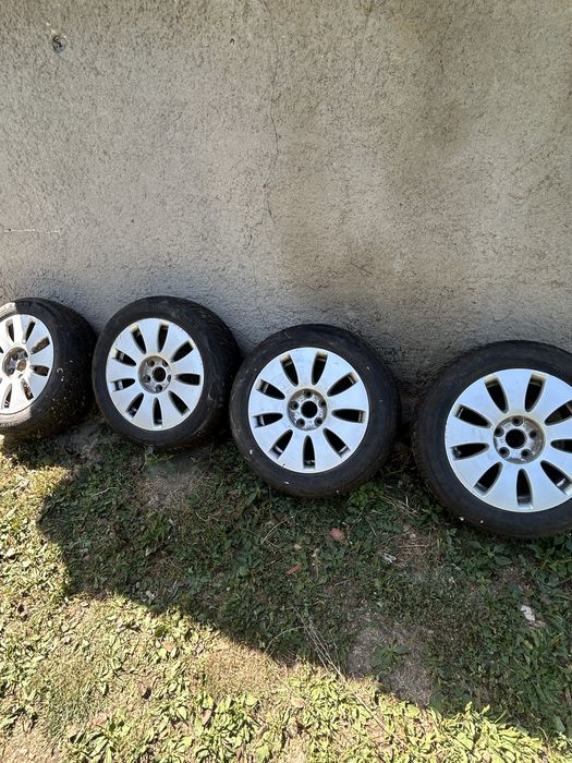 Зимни гуми 205/55 R16 с оригинални джанти на Ауди