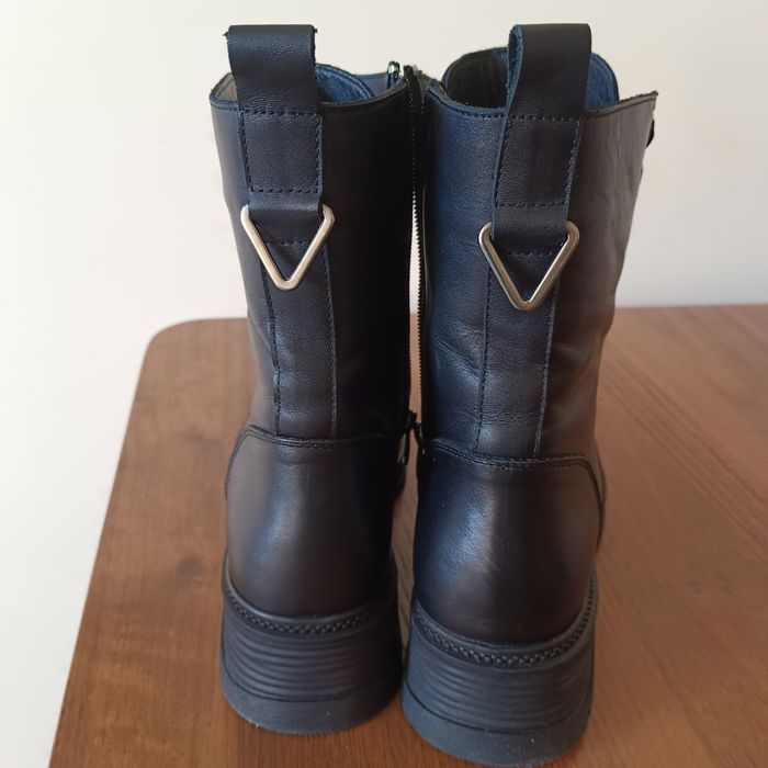 Продам ботинки зимние