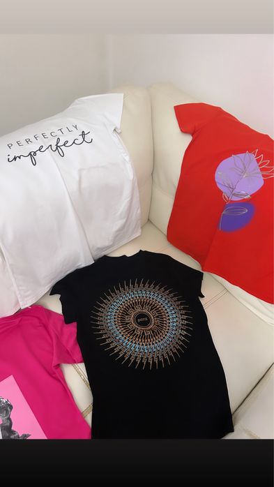 Tricouri damă - noi- 20 lei/buc