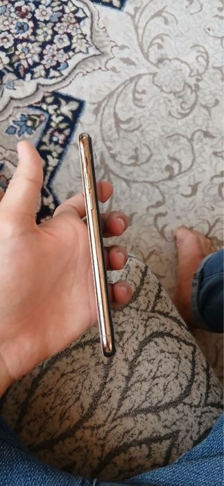 Iphone xs sotiladi srochno