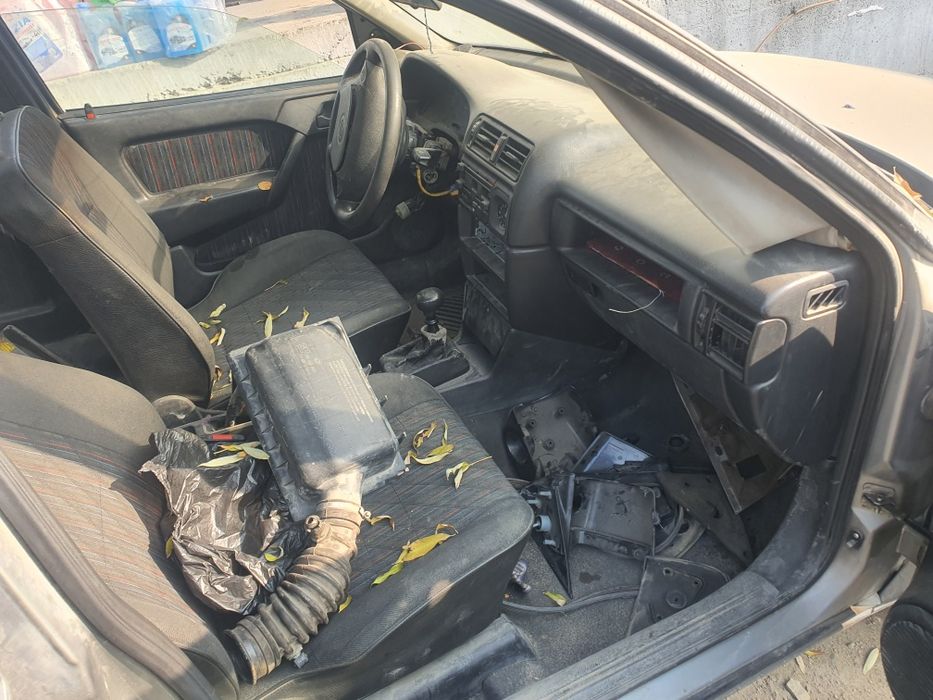 Опел вектра а кузов запчастга сотилади хамма запчаст зур холатда