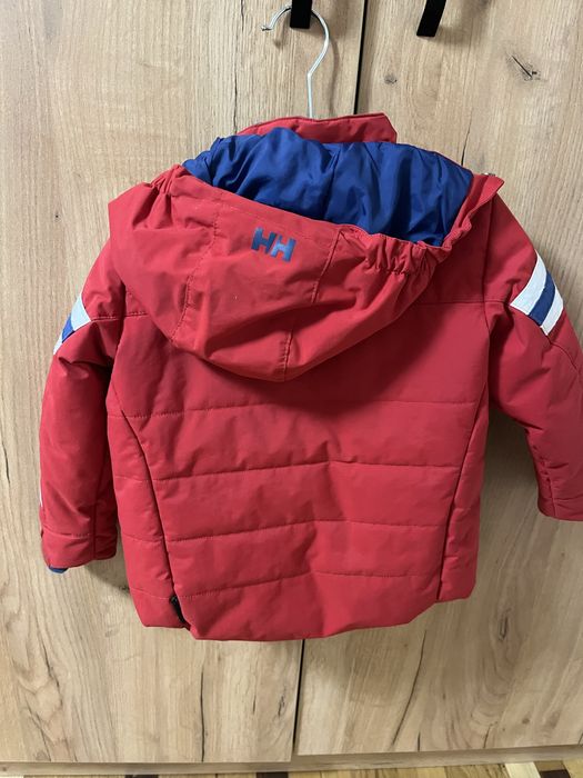 Зимно яке    Helly Hansen  ,блузки с дълаг ръкав и дънки