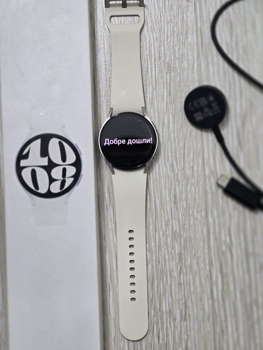 Samsung Galaxy Watch 6 Classic 40 мм, носен е само веднъж.