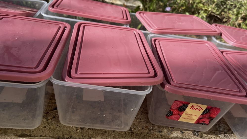 Пластмассовые емкости объемом 2л