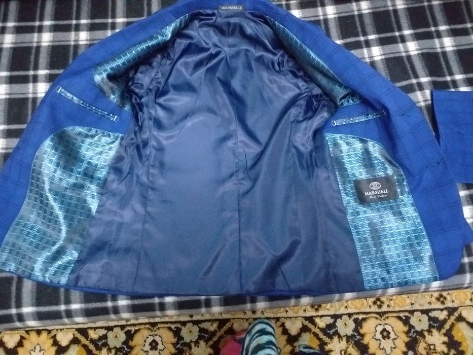 Продам костюм на 6- 8 лет