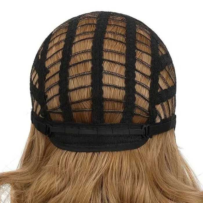 Асиметрична чуплива пшенично руса перука с тъмни корени