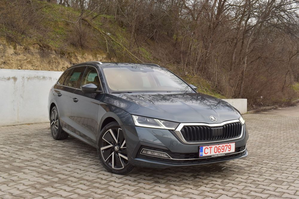 Skoda Octavia 2.0 TDI 150 CP/ Trapa Panoramica / Faruri Matrix