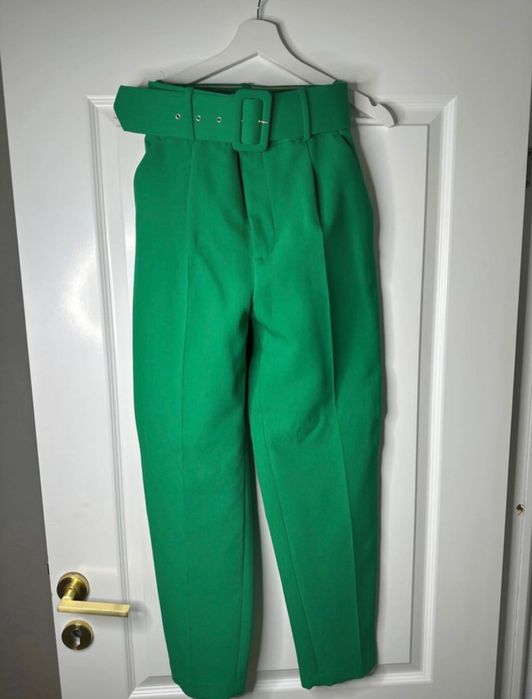 Costum Zara mărimea xs