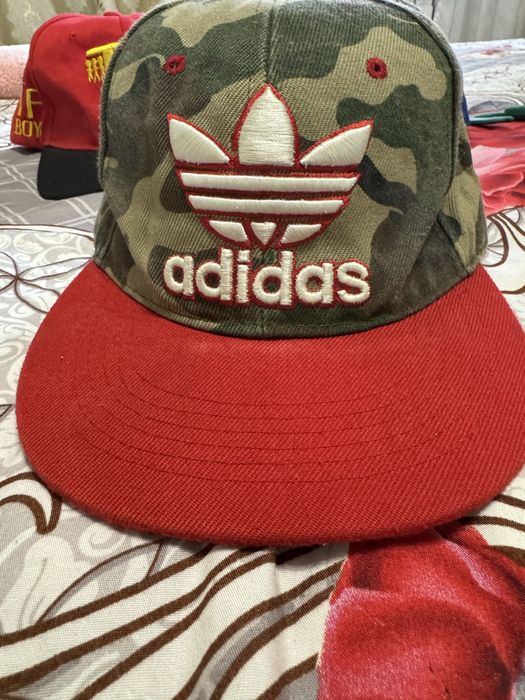 Кепки почти новые!