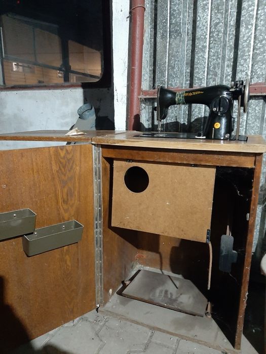 Швейная машина ножная