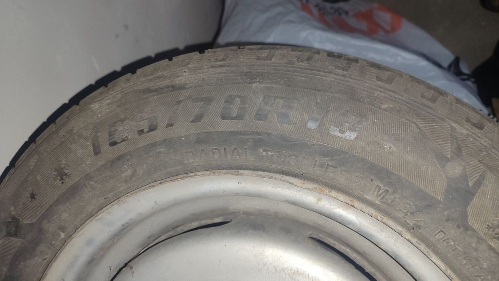 Продам 2 колеса с дисками