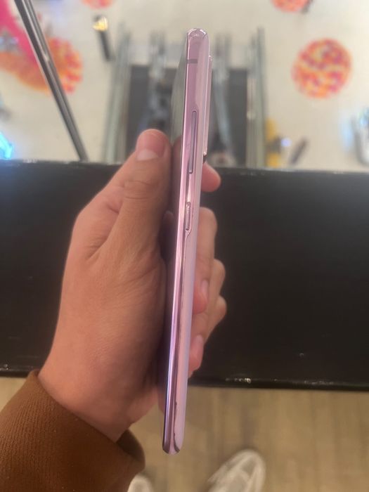 Samsung s 20 fe.